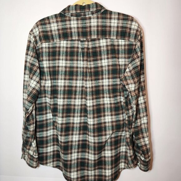 Men's XL Chap's Plaid Flannel Button down Long Sleeve Shirt. - Picture 2 of 6